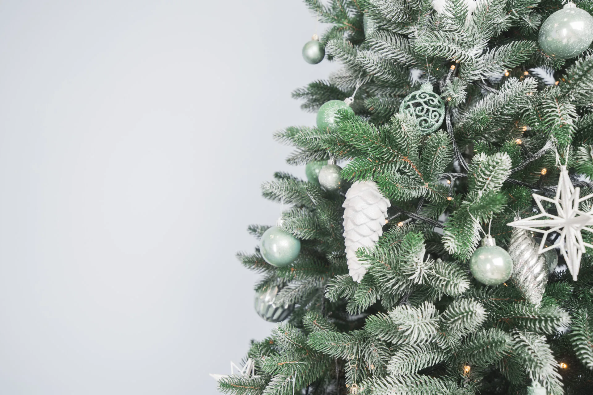 decorative-christmas-tree